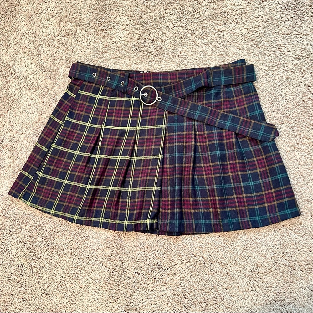 Almost Famous Y2K Black Yellow Red Plaid Pleated Preppy Academia Skirt Women’s L - Picture 4 of 11